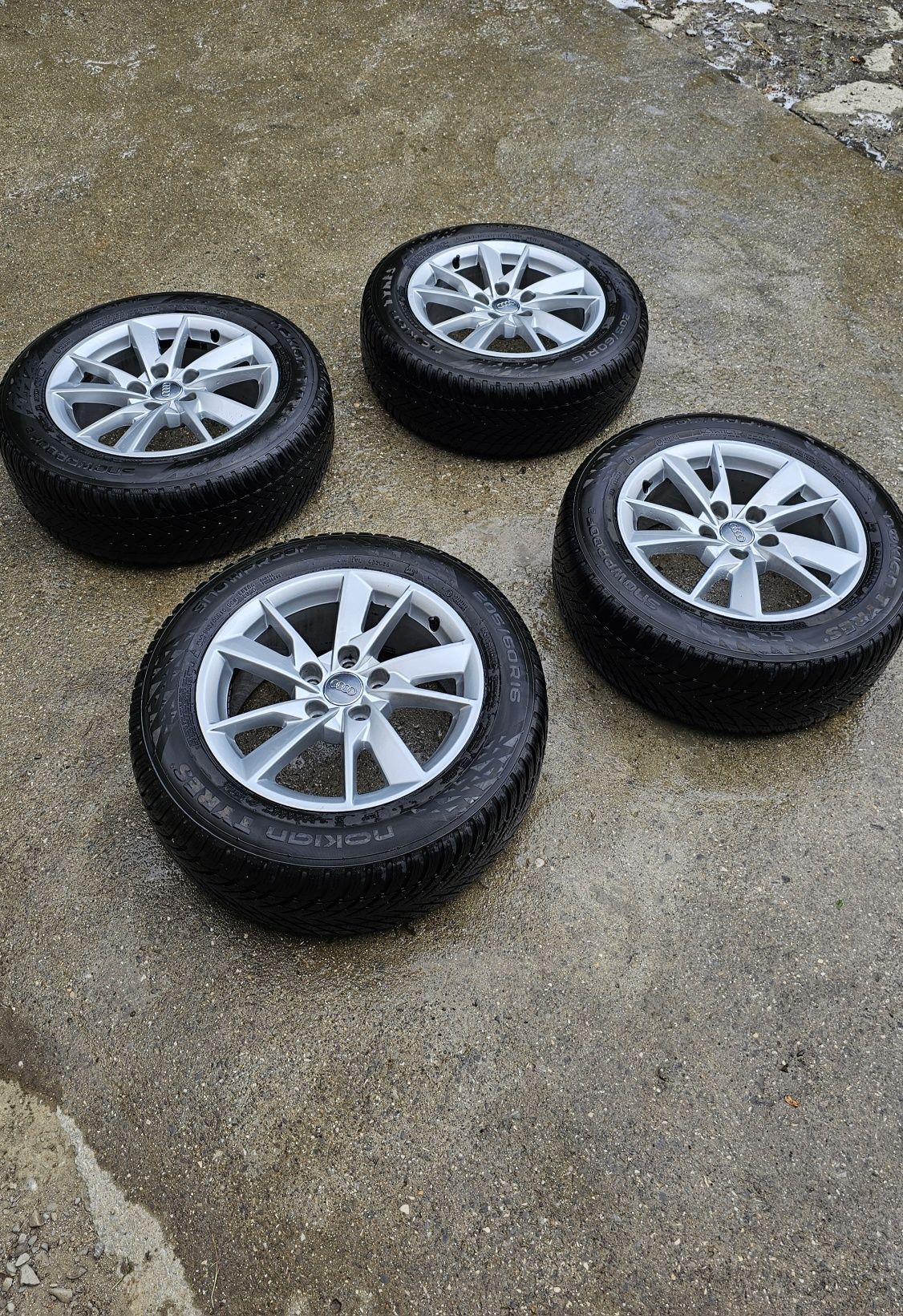 Jante originale Audi A4 cu anvelope de iarnă Nokian