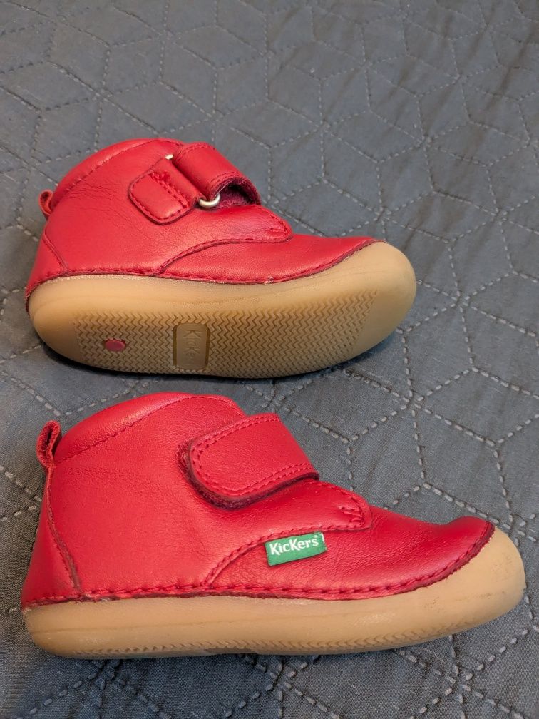 Детски кожени обувки Kickers #22 уголемени