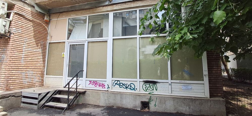 Vanzare spatiu – 100 mp utili, Titan, 350.000 EUR