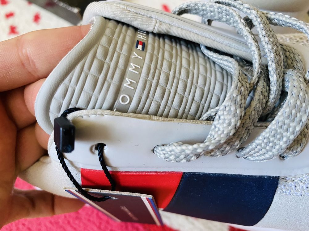 Tommy Hilfiger-олекотени летни маратонки!