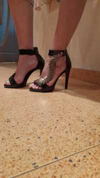 Дамски страхотни сандали