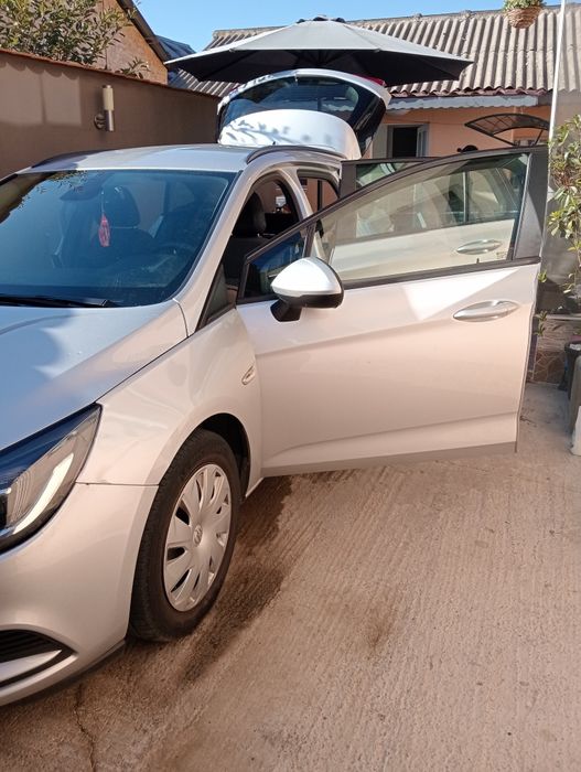 Vând Opel Astra K