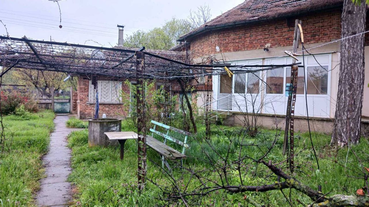 Продава се Къща в София, Зона Б-18 - 200 кв.м за 153 €/кв.м - Снимка #3