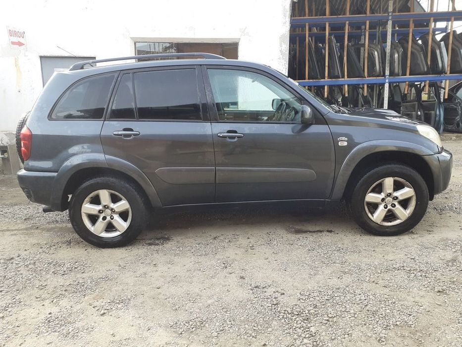 Dezmembrari dezmembrez  Toyota RAV 4 II 2.0 D 2003-2006
