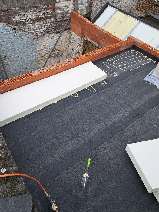 Executăm lucrări Acoperisuri si izolație mansardarii