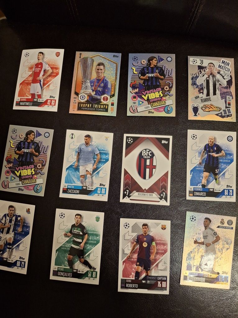 Vând cartonase Match Attax 24/25