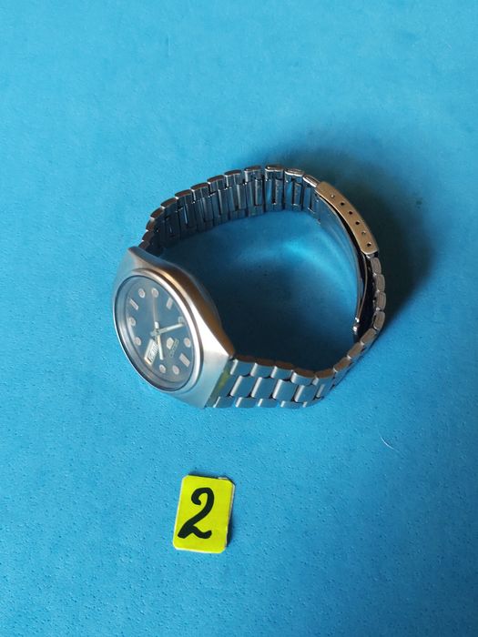 Часовници Seiko guartz и Seiko-5 модел от 1970 година