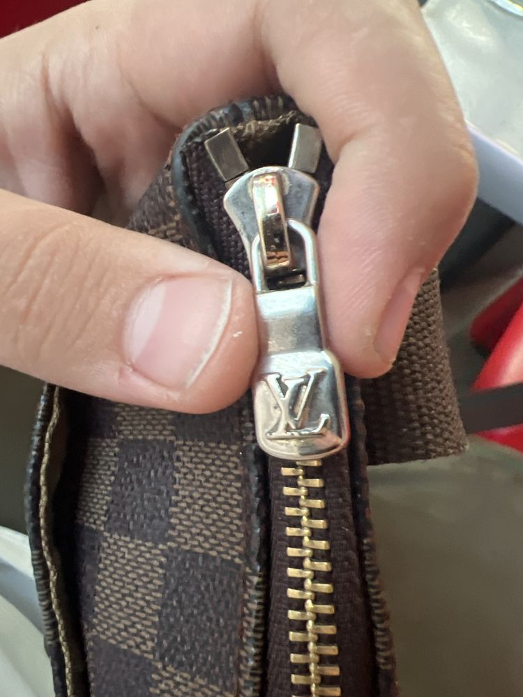 Borseta Louis Vuitton