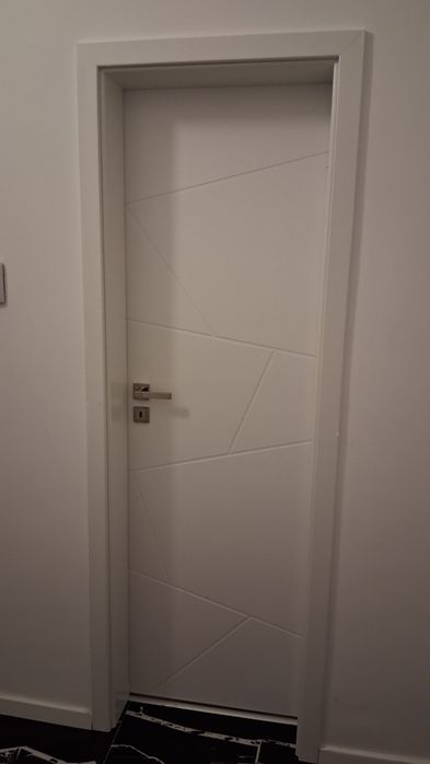Ocazie la jumătate de preț uși noii nefolosite