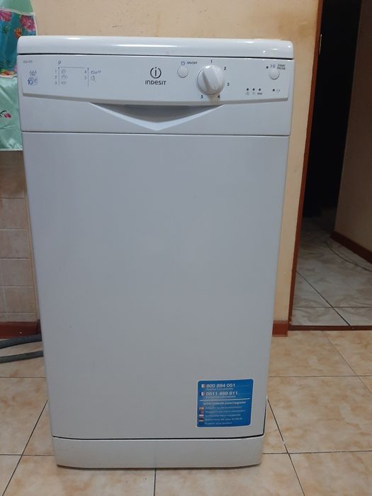 Продам б/у посудомоечную машину