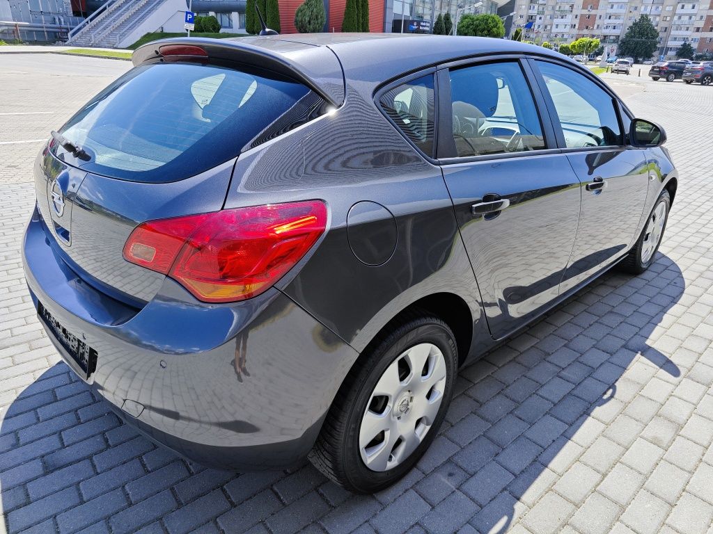 Opel Astra J 1.6i Benzină An 2010 Euro 5 116Cp adus din Germania