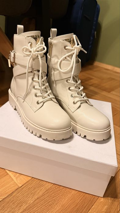 Дамски боти GUESS