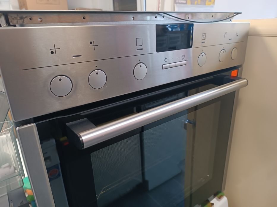 Фурна с керамичен плот SIEMENS inox