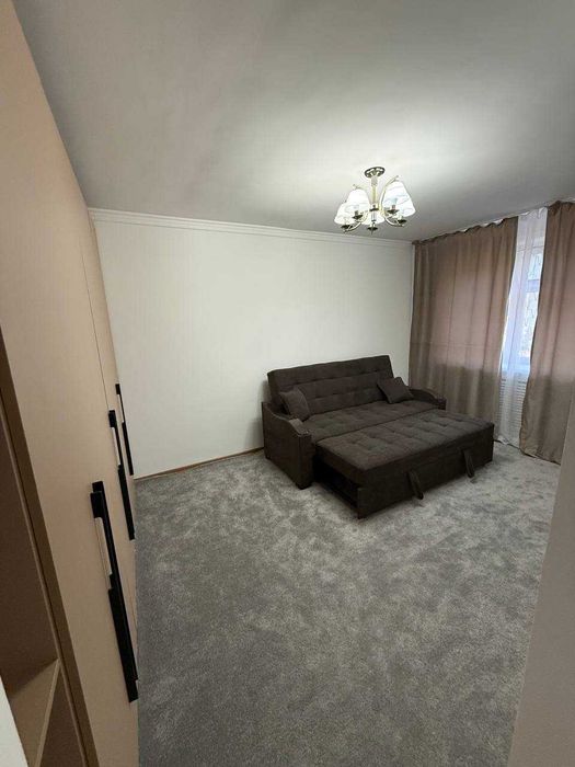 Сдается в аренду 1/2/5 Шато Руставели 35 Центр рядом кафе B&B г.Россия