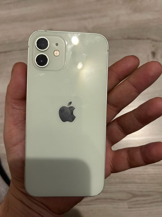 Iphone 12 si SE (a doua generatie)