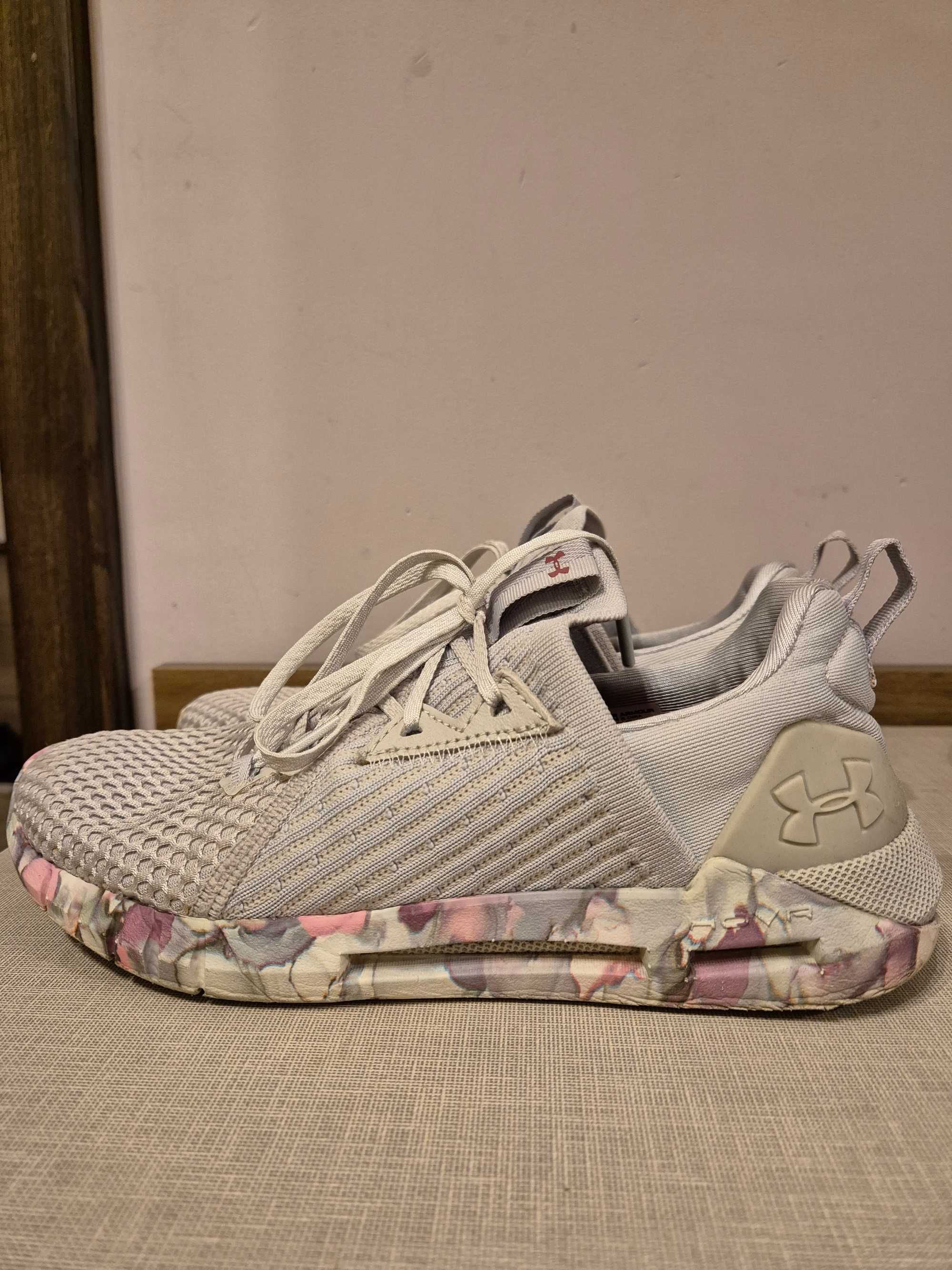 Спортни обувки Under Armour
