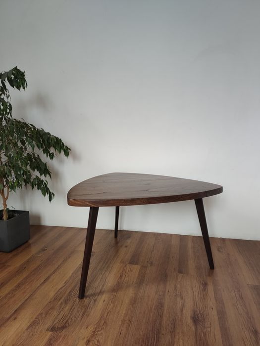 Продаётся оригинальный журнальный столик