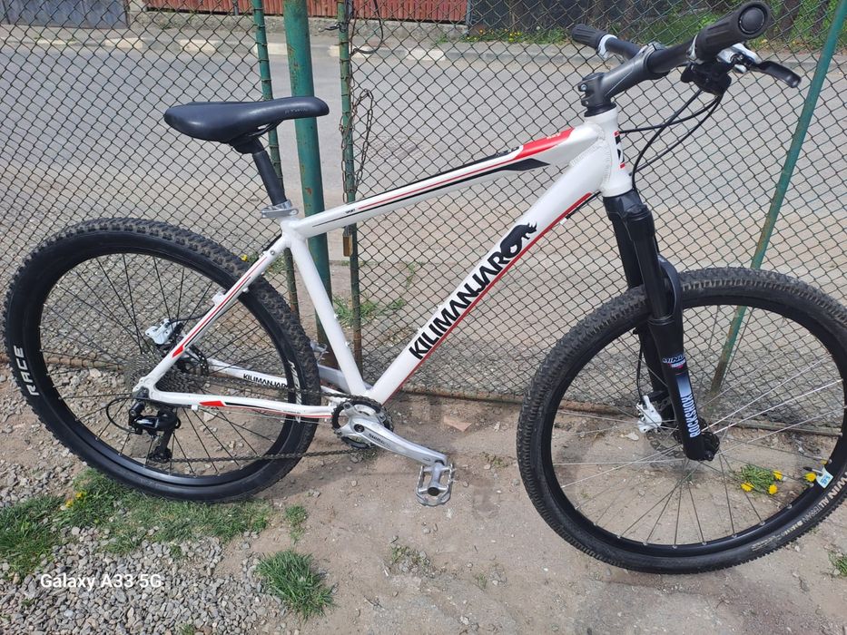 Vind bicicleta în perfecta stare de funcționare