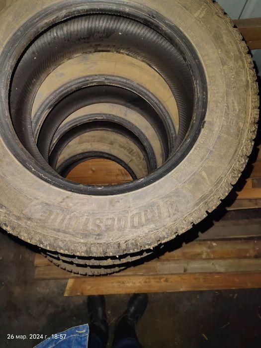 Продаются шины шипованные