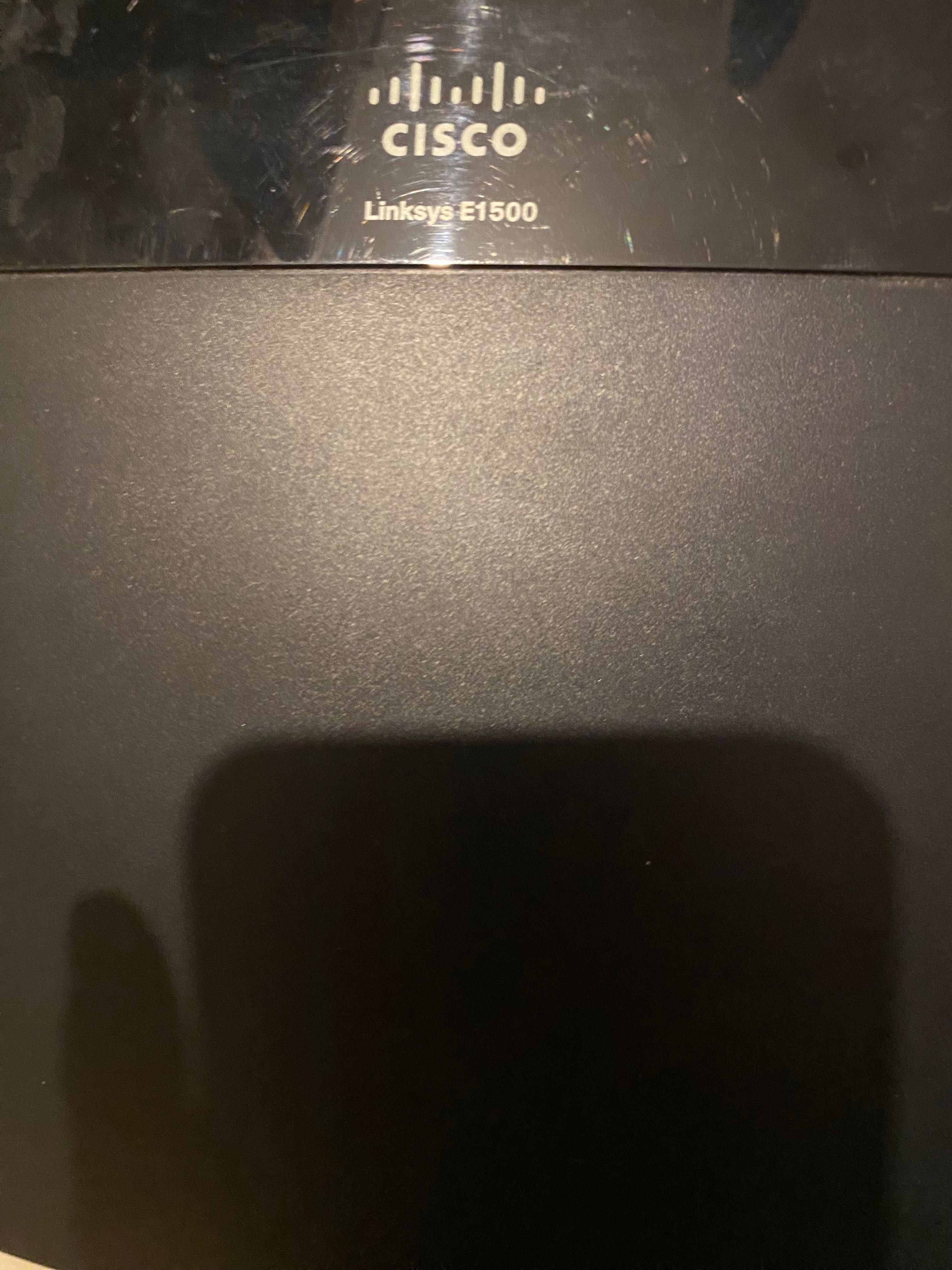 Vând router Cisco Linksys E1500.