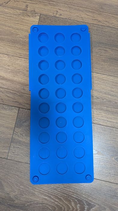 Dispozitiv împachetat haine