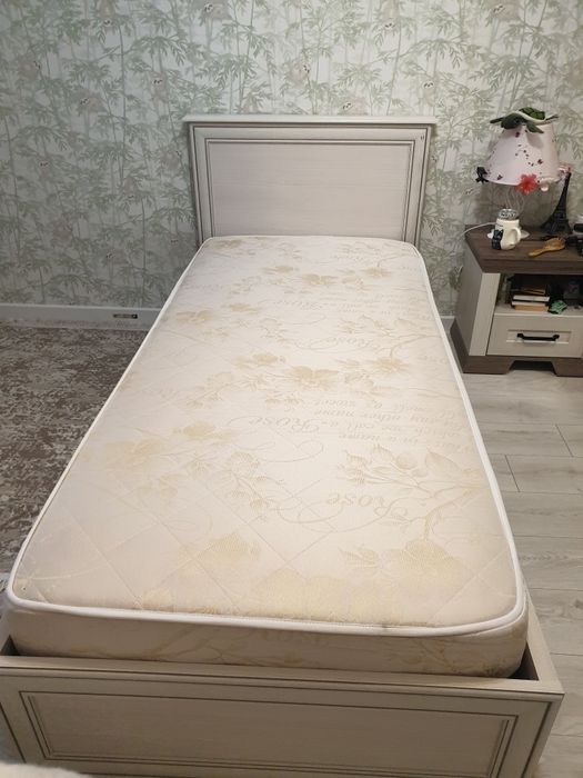 Продам кровать односпальная Тиффани