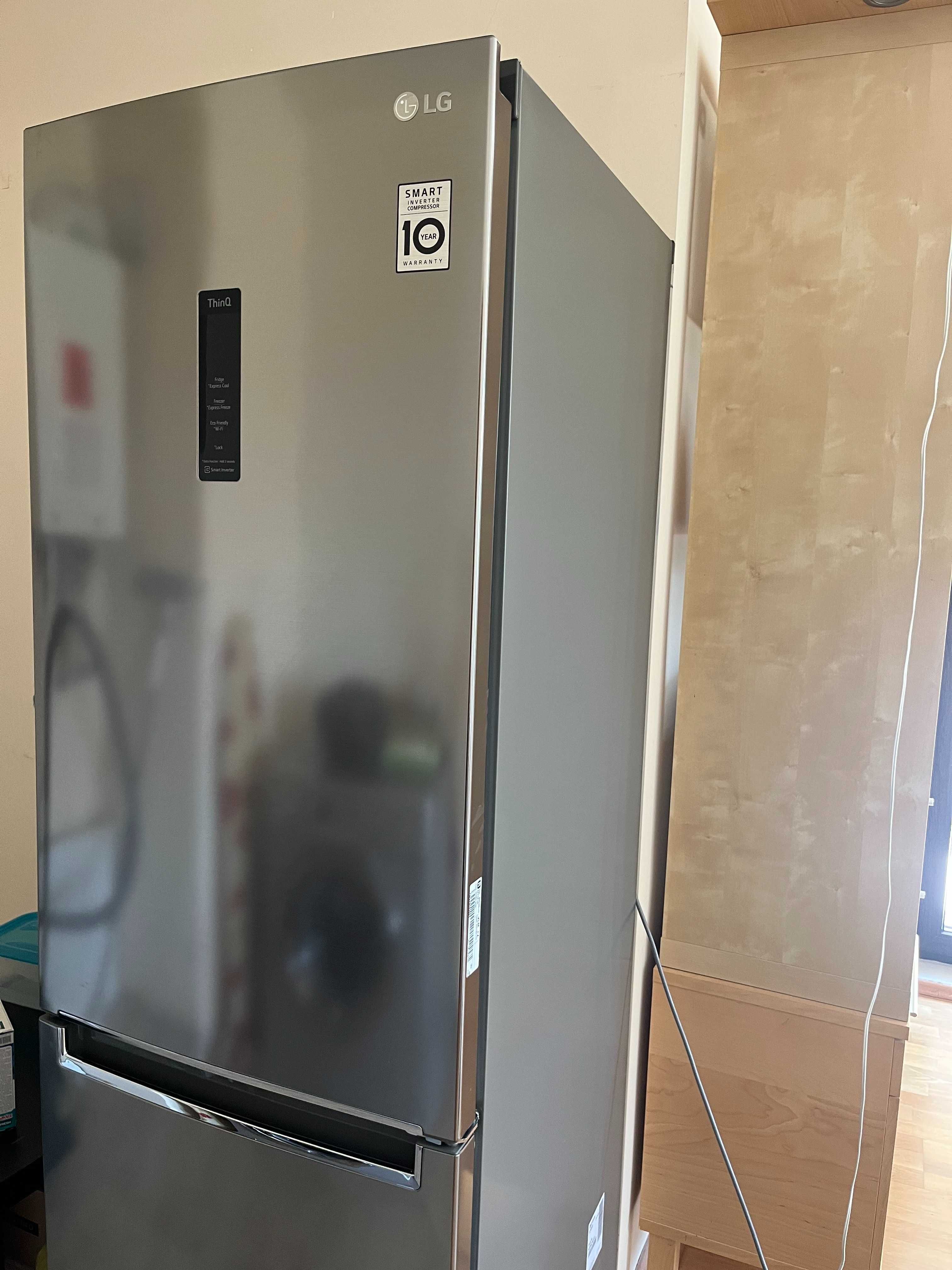 Хладилник с фризер LG в ГАРАНЦИЯ