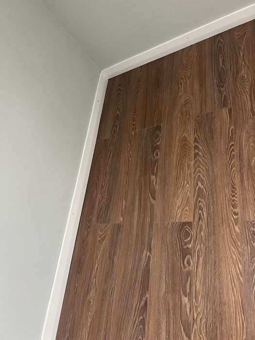 Vand parchet laminat  10 mm