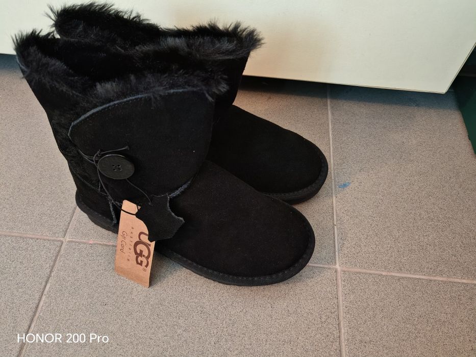 Ghete stil UGG, noi cu eticheta, din piele, negre, marimea 37