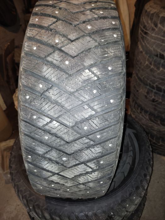 Продам шины зимние шипованные Good Year Ultra grip ice Arctic