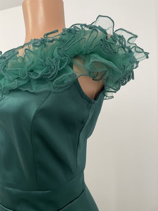 Rochie verde de ocazie cu crapatura