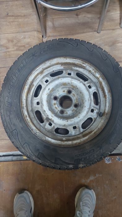 Колесо продам 1шт цена 10000