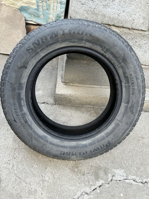 Продам зимнюю резину PowerTrac 215/60/16