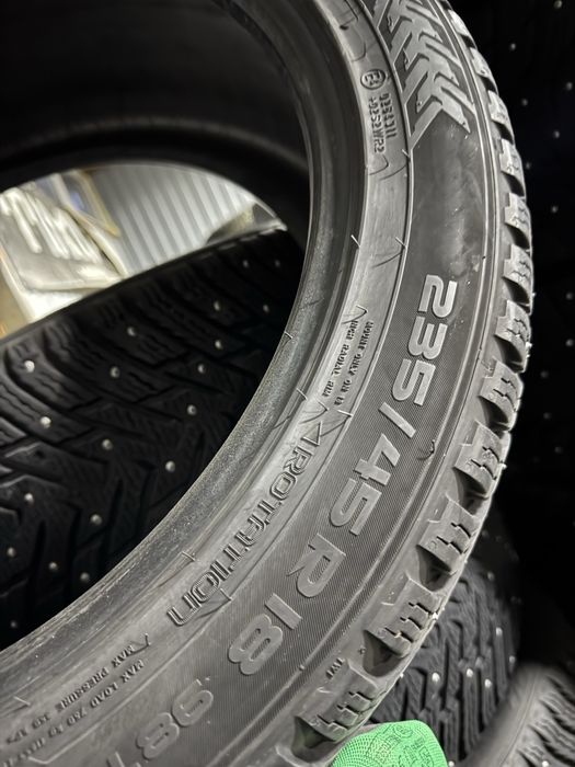 Шины 235/45 R18 Nokian покрышки резина колеса