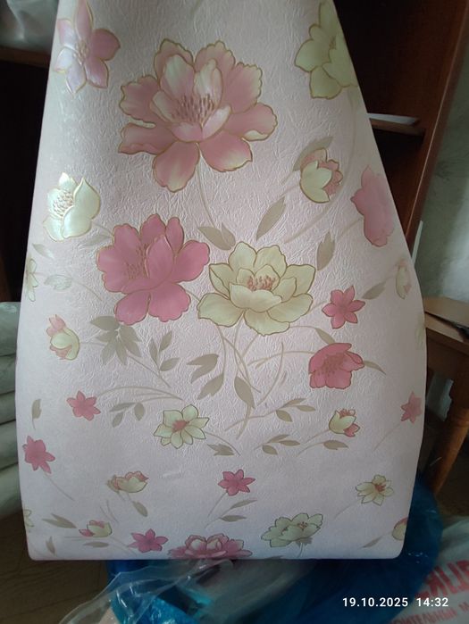 Продам новые бумажные обои