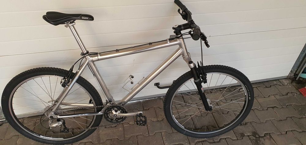 MTB Red Bull aluminiu, reconditionat complet
