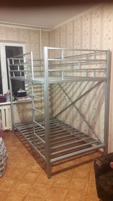 Металлические двухъярусные кровати для хостела. Усиленные, прочные.