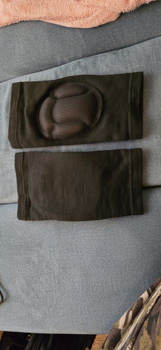 Vând genunchiere marimea M