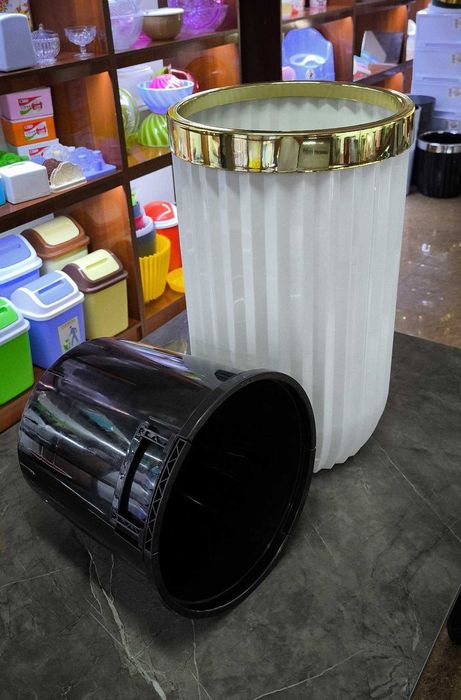 Горшки пластиковые