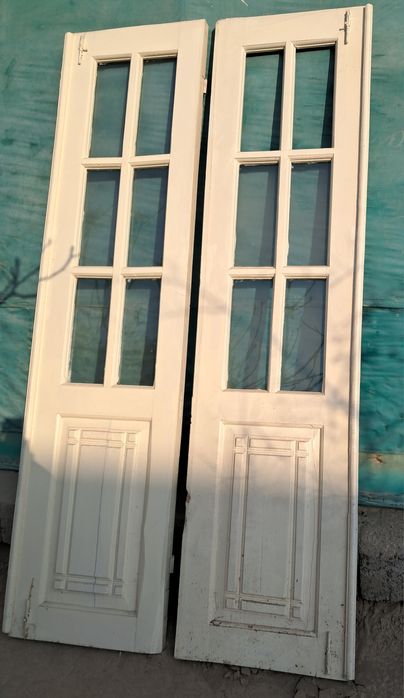 Двери с окнами продаю
