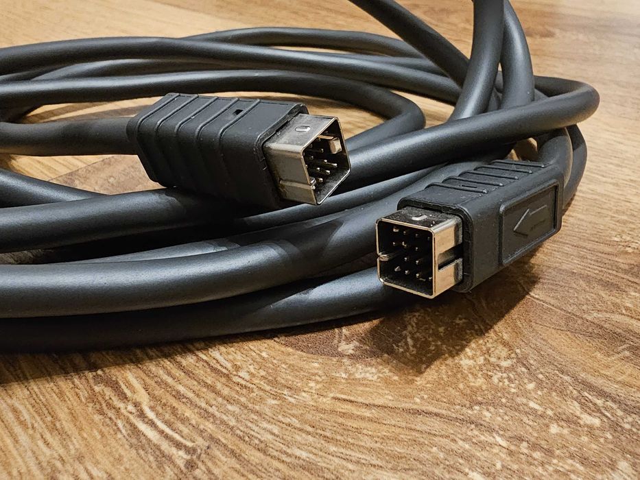 Кабели за BOSE ,захранващ / комуникационни