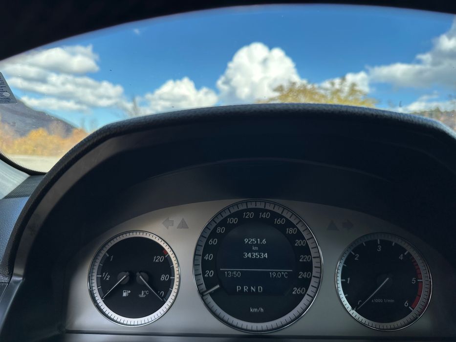 Mercedes C320 CDI 224 к.с. Avantgarde – отлично състояние, обслужен.