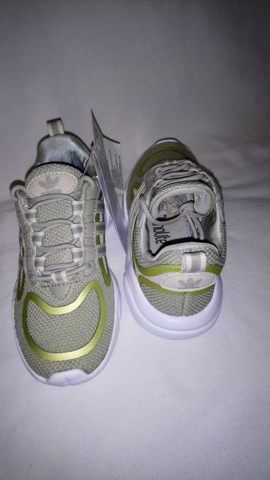 Маратонки ADIDAS