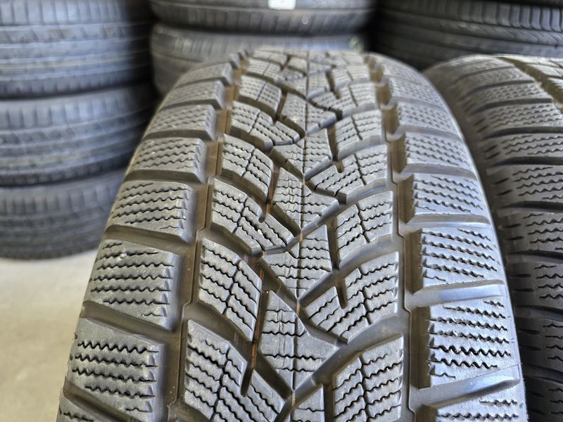 235/60/18 DUNLOP 4бр