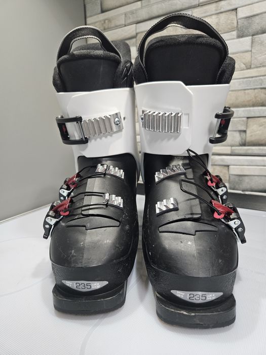 Clăpari aproape noi 37 23.5