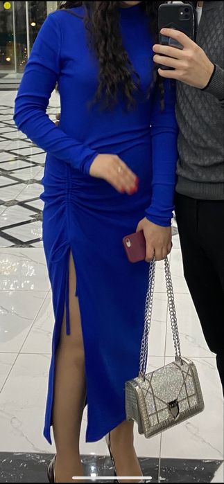 платье с разрезом