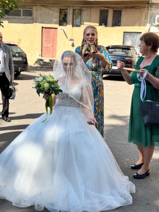 Vand rochie de mireasa