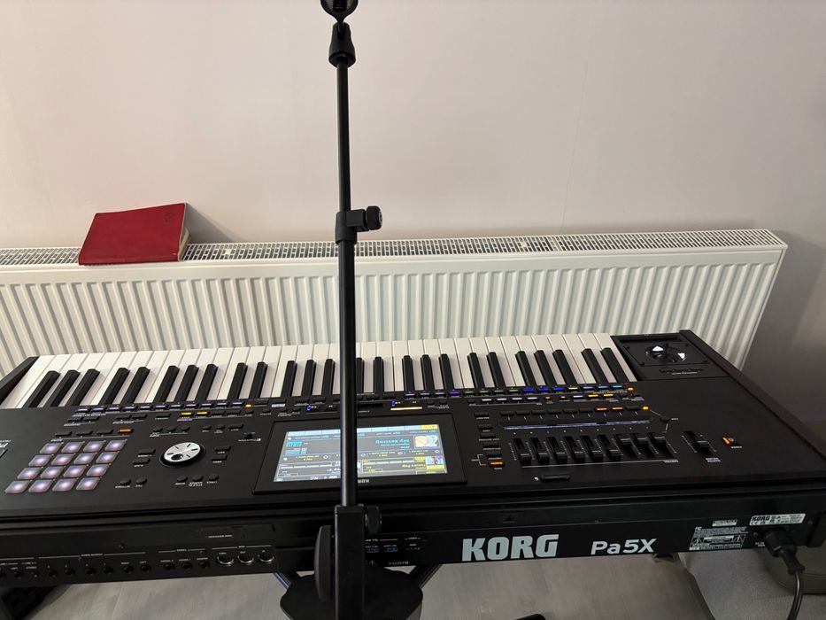 Korg pa5x. 61keys