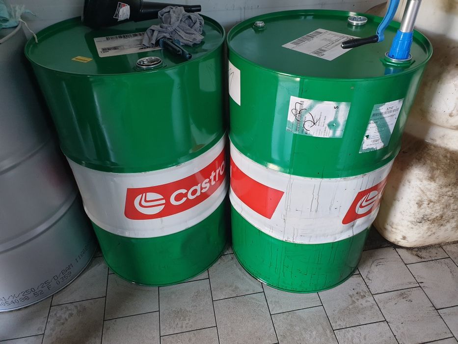 Butoaie metalice 200 L de la ulei motor