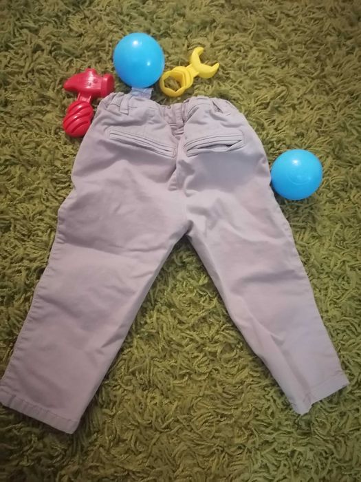 Zara бежави панталони